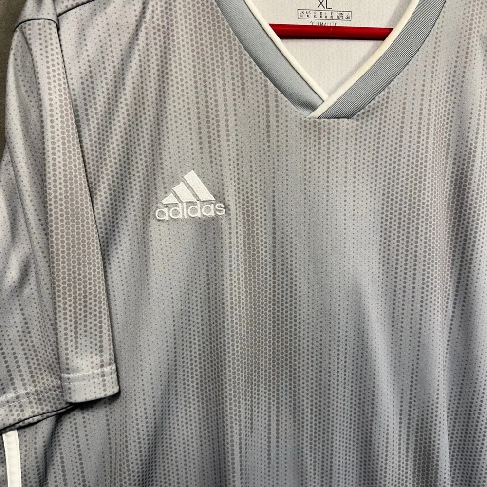 Adidas‎ Under Armour Shirts Men XL Grey Athletic Performance Bundle Excellent x2